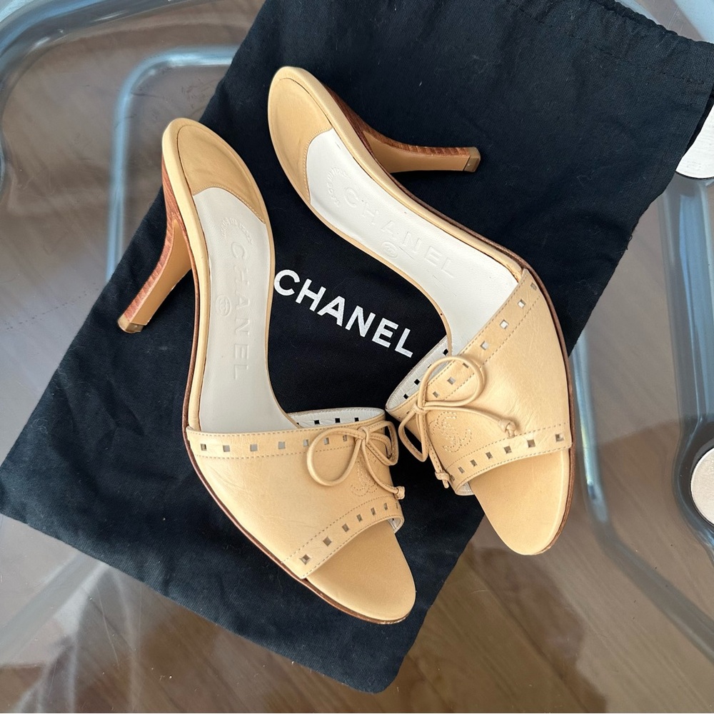 Vintage Chanel beige bow heels - Picture 3 of 4